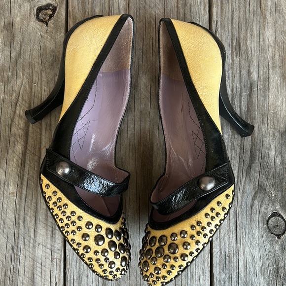 Alberta Ferretti Shoes - Vintage Alberta Ferretti made Italy leather studded pump heels black tan vint…